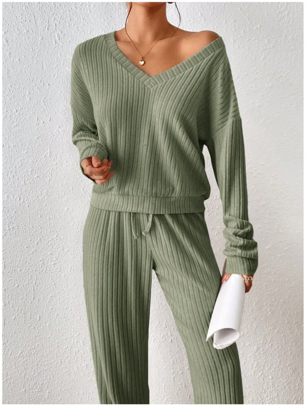 Sage Green Ribbed Lounge Set Sweatpants Size Large - Picture 4 of 7